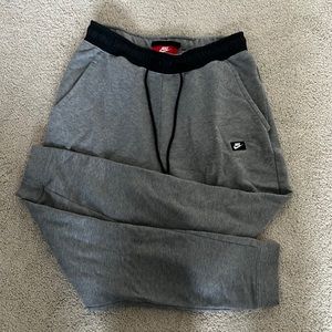 Men’s Nike tech sweatpants